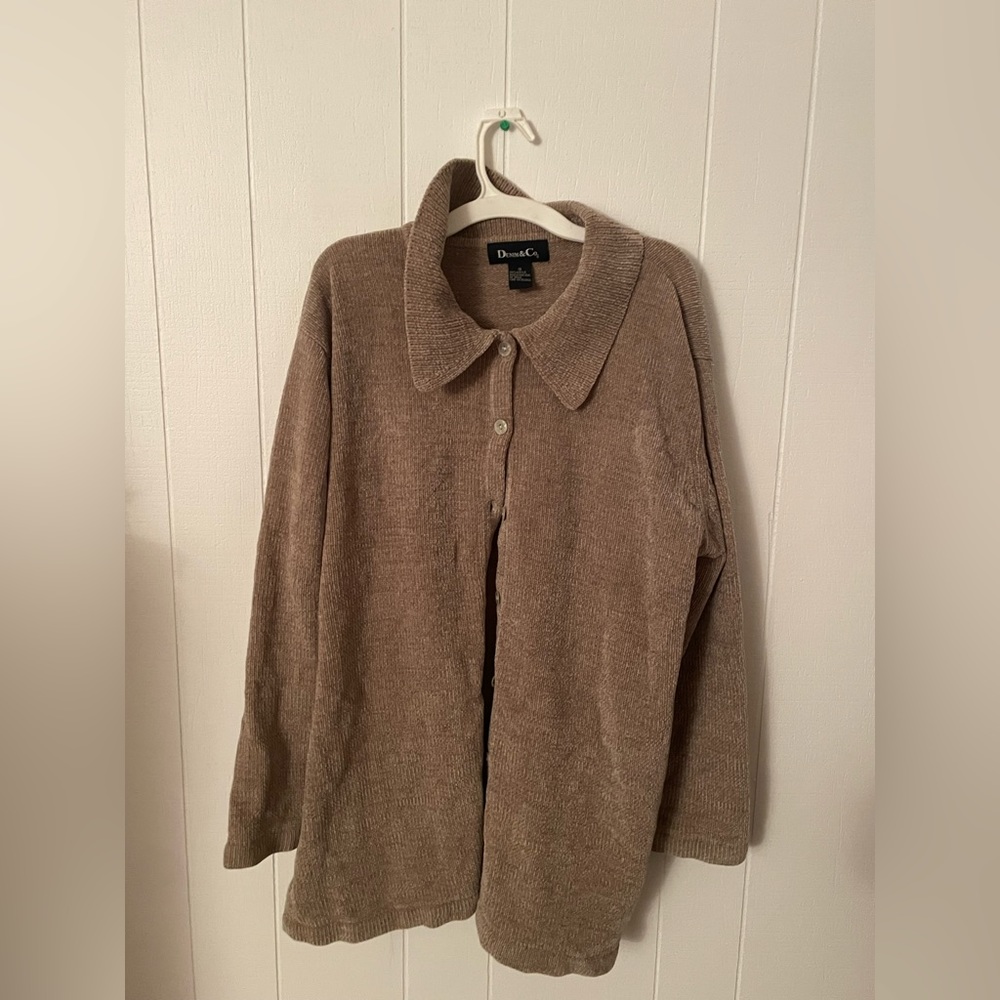 Long sleeve sweater/button-down